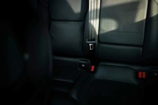 backseat seatbelt